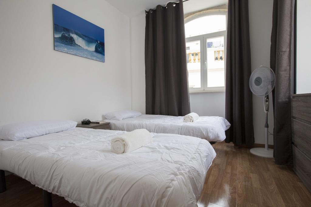 לאגוּ‏ש Guest House First Floor מראה חיצוני תמונה