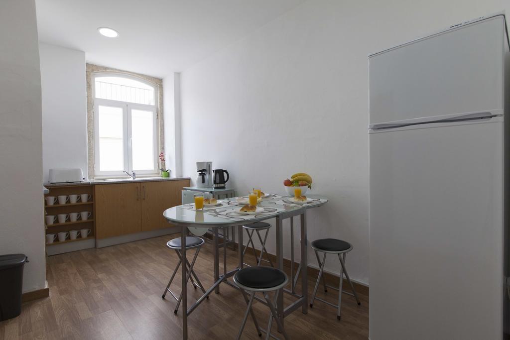 לאגוּ‏ש Guest House First Floor מראה חיצוני תמונה