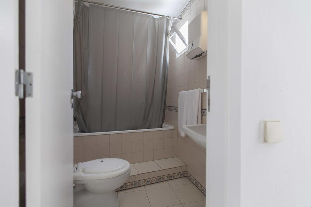 לאגוּ‏ש Guest House First Floor מראה חיצוני תמונה