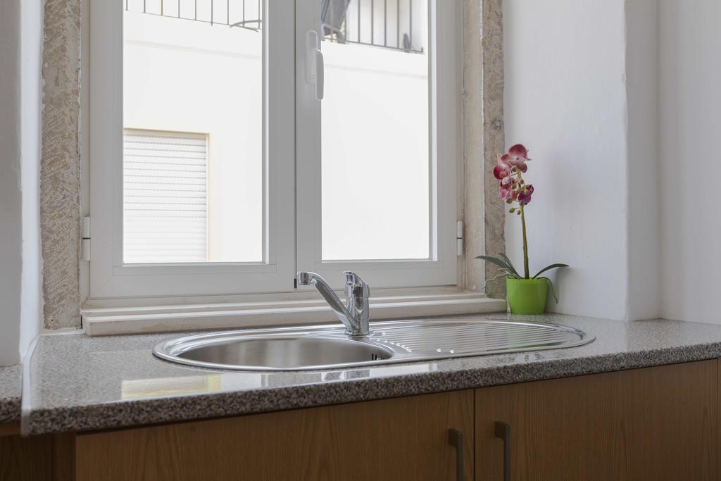 לאגוּ‏ש Guest House First Floor מראה חיצוני תמונה